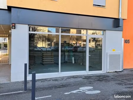local professionnel 38 m² 105 rue des st clementines à macon 71000