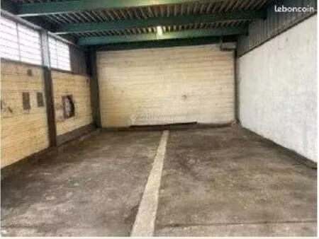 local commercial 210 m² saint-genis-laval