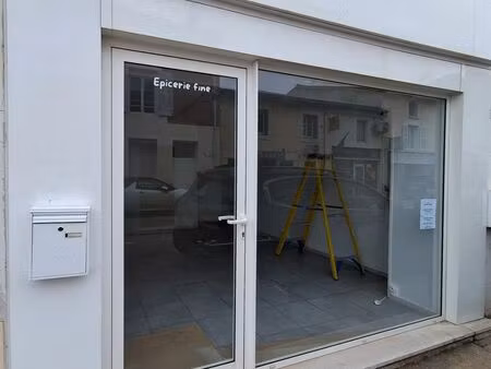 location local commercial