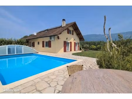 villa 5 pièces 135 m²