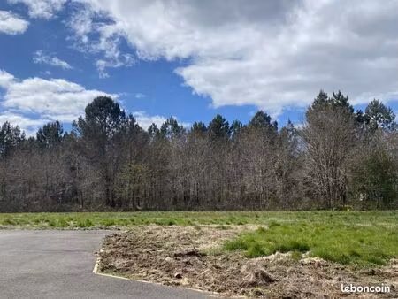 terrain 670 m² le teich