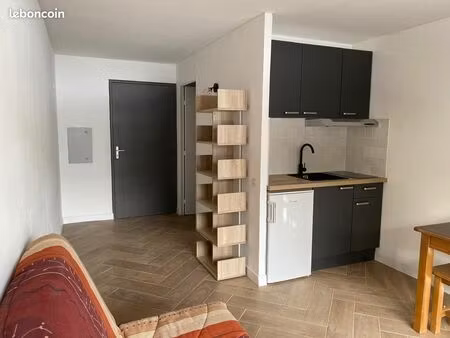 studio rénové plein pied avec terrasse