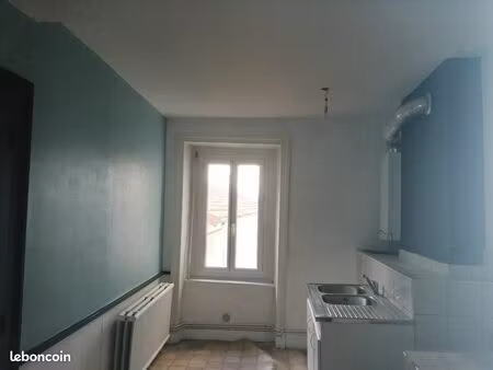 studio centre ville de feurs