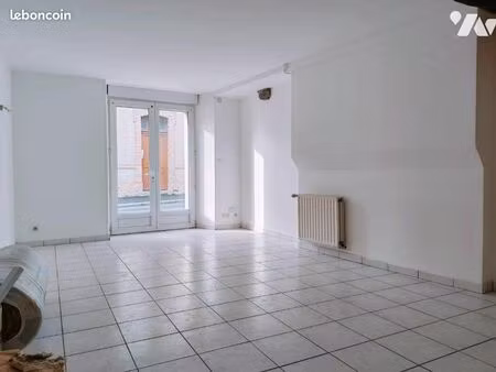 immeuble 153 m² st lo