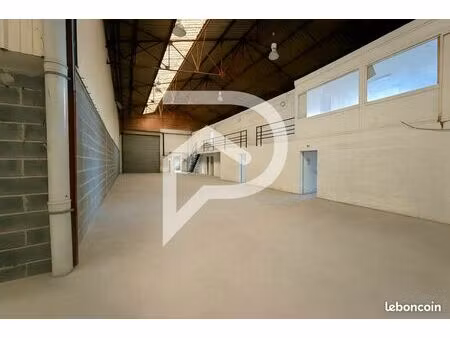 local industriel 115 m²