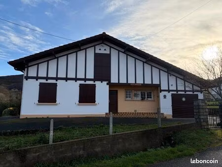 maison à louer à l année