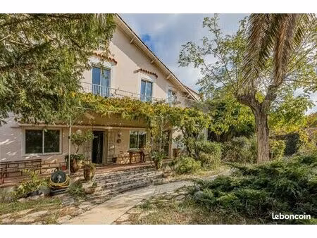 maison 5 pièces 230 m²