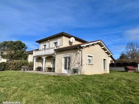 maison 7 pièces 145 m²