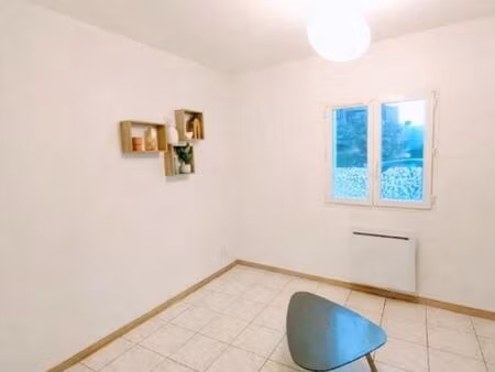 appartement t2 nu 40m2 (rdc avec cours) a scionzier proche cluses