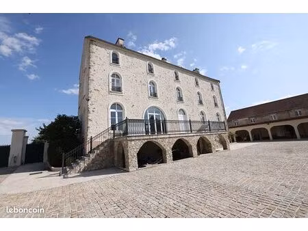 local 2250 m² chessy