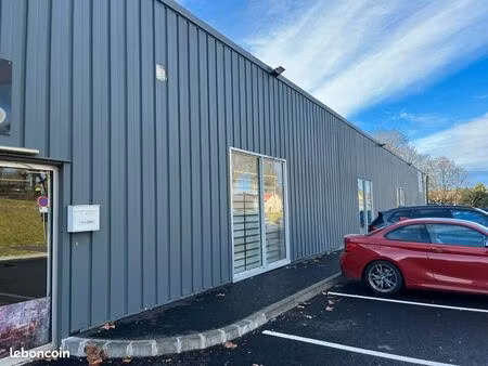 local commercial 1 300 m²