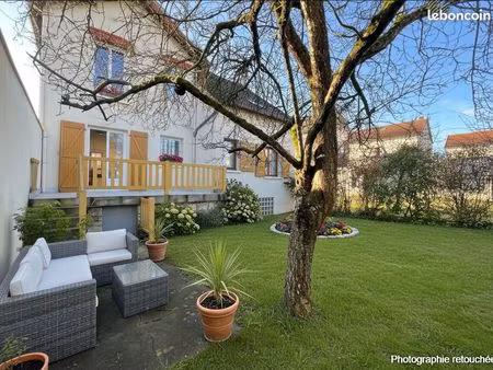 maison 8 pièces 129 m²