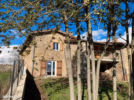 maison mitoyenne en pierres