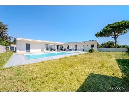 villa 5 pièces 178 m²