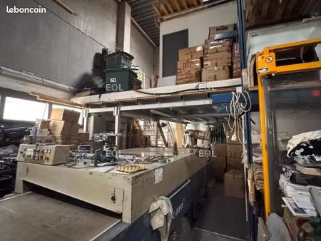 local bureaux 393 m²