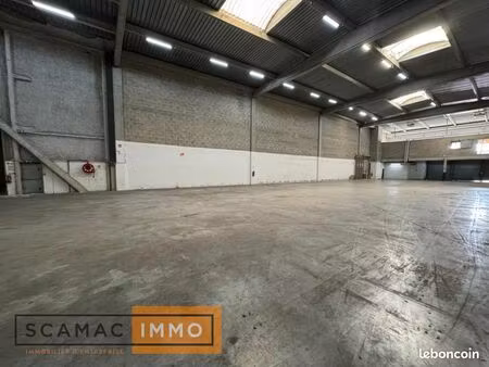 local industriel 2 233 m²