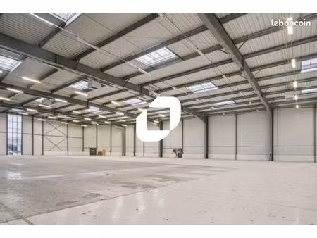 local d'activité 2 500 m²