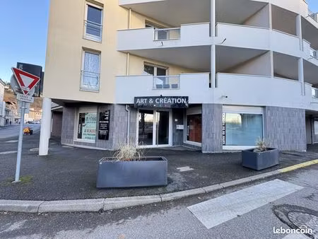 local commercial 121 m² l'étrat