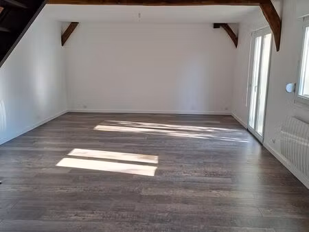 maison à louer  2 chambres  terrain clos