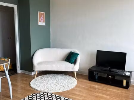 appartement rénové proche centre ville