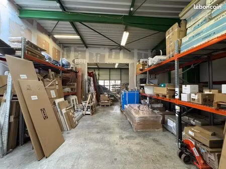 local bureaux 584 m²