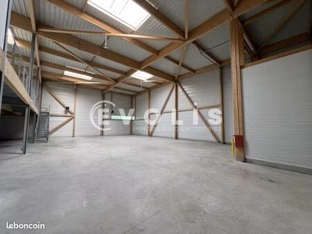 local d'activité 1 426 m²