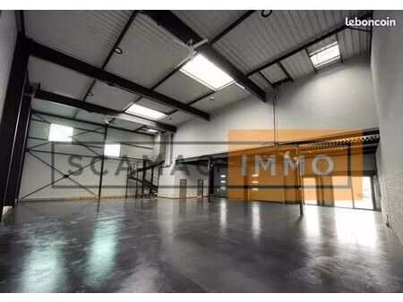 local d'activité 472 m²