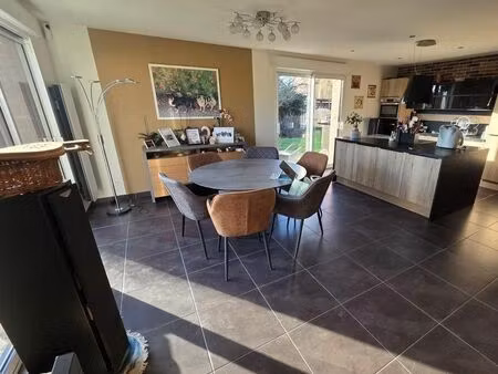 pavillon 6 pièces 105 m²