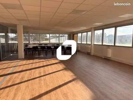 bureaux 342 m²