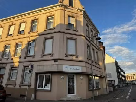 local commercial 70 m²