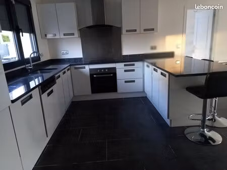 maison récente a louer