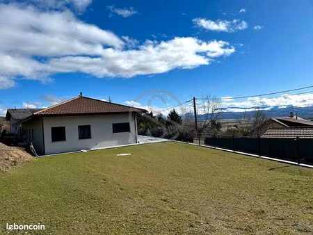 villa 4 pièces 145 m²