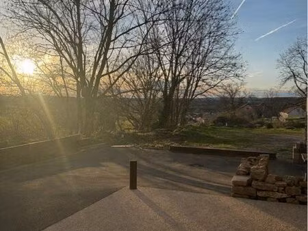 maison de village et appartement