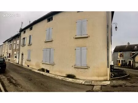 immeuble avec 5 appartements  parking  double garages avec porte sectionnelles