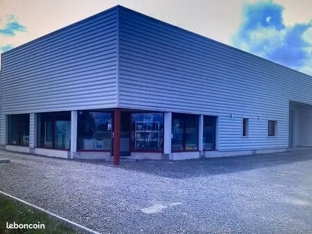 local d'activité / bâtiment avec show room