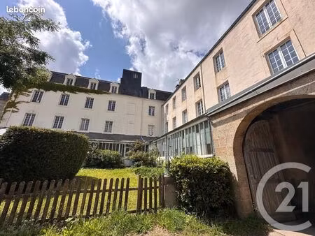 immeuble 1 100 m² saint pierre eglise