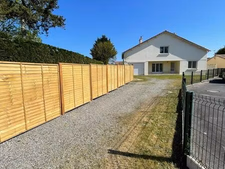 immeuble / maison divisé en 2 logements / vente en blocs