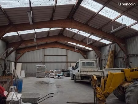 local d'activités 420 m² port brillet