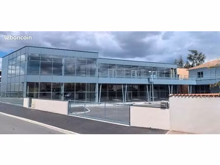 local commercial 252 m²