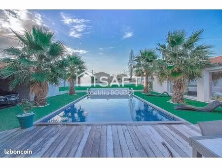 maison 6 pièces 225 m²