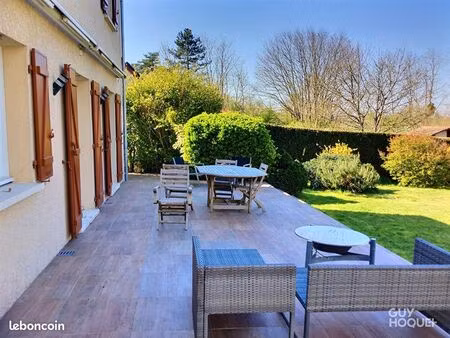 maison 9 pièces 220 m²