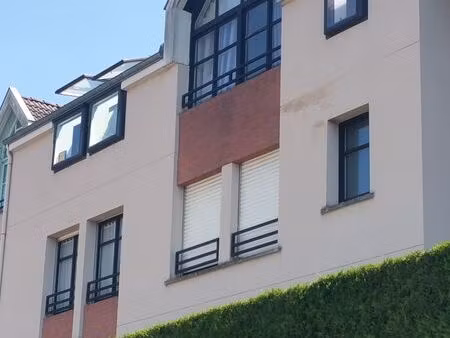 studio lumineux à 2 pas du parc du château