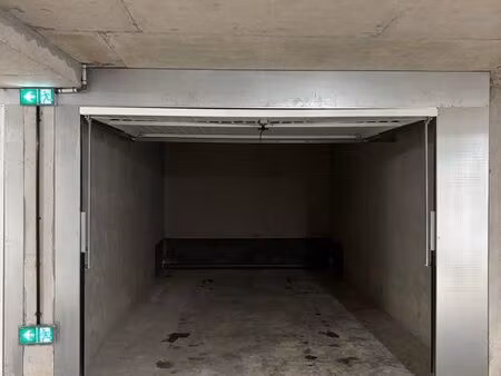 garage box fermé neuf