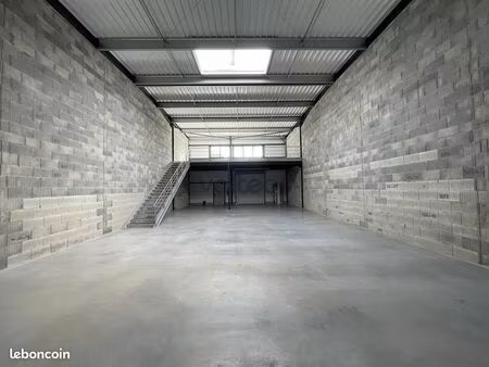 local d'activité 254 m²