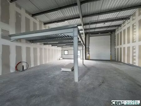 local d'activité 296 m²
