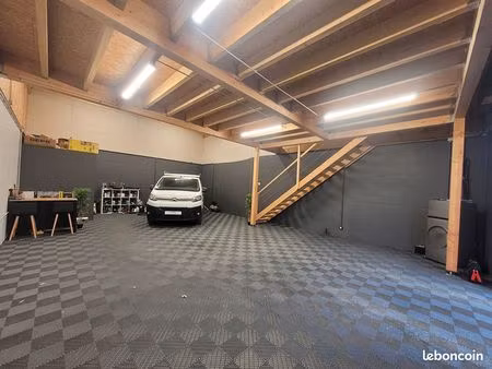 local 526 m² montaigu vendee