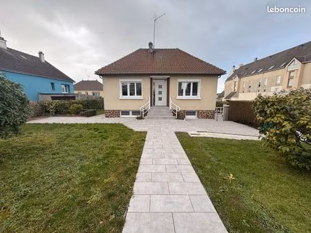 maison centre agneaux rare a la location