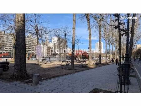 commerce informatique/multimédia 80 m²