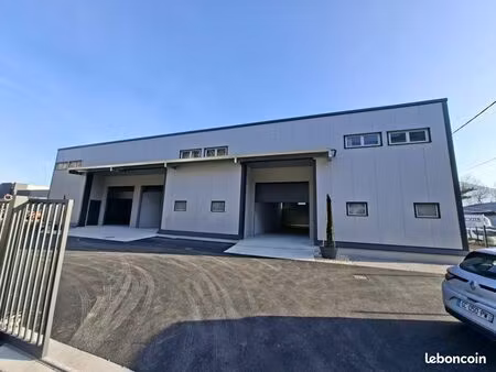local industriel 131 m²