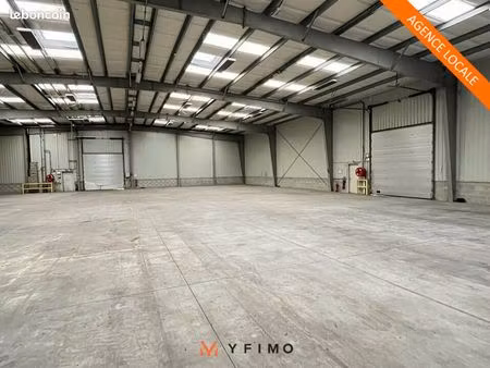 local d'activite 1965 m² les mureaux